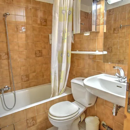 Renove Proche Centre Morzine, Pour 4 Personnes - Fr-1-524-83 *